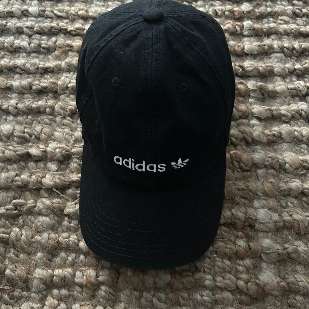 Adidas Originals Black Strapback Baseball Hat Trefoil Logo One Size- EUC